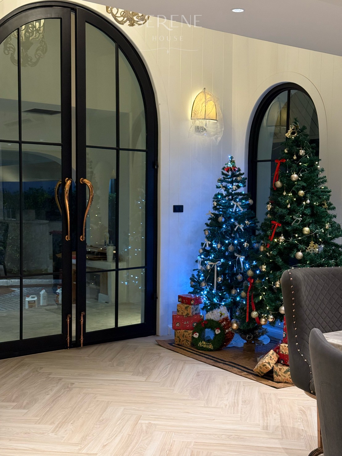 LINE_ALBUM_Serene house_251203_2
