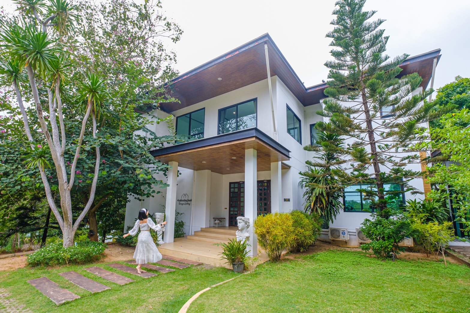 บ้านพักเขาใหญ่ วัลเล่ย์ พูลวิลล่าหรูเขาใหญ่ บ้านพักส่วนตัวมีสระว่ายน้ำ บ้านพักเขาใหญ่ 20 คน
