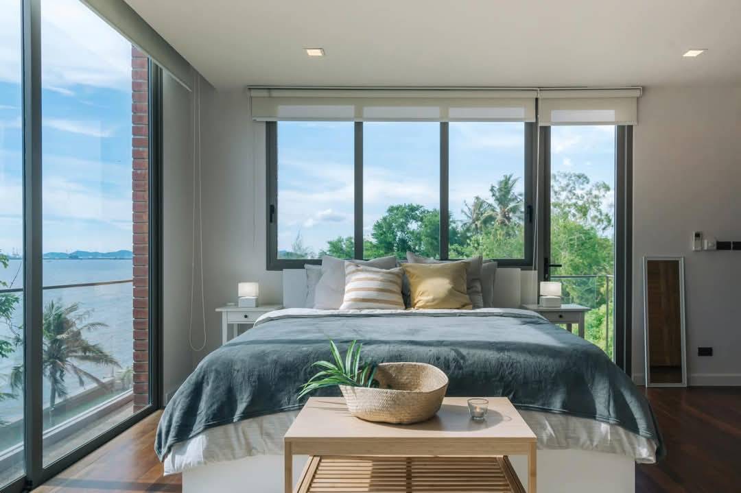 BEDROOM2